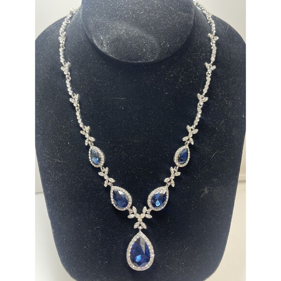 Rosemarie Collections Necklace Bracelet Earring Rhinestone 4 Piece Jewelry Set - Picture 2 of 12